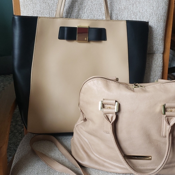 Ivanka Trump Handbags - Ivanka Trump tote & handbag set